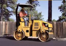 Tandem vibracijski valjci Caterpillar CB22