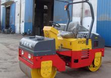 Tandem vibracijski valjci YTO HYC303