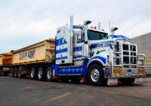Tegljači - tegljačke jedinice Kenworth T909 36” Mid roof X15 8x4