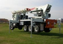 Teleskopske dizalice sa granom montirane na kamion Elliott Equipment E120 E-Line