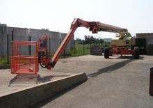 Teleskopska podizna platforma na gusjenicama JLG 120 HX