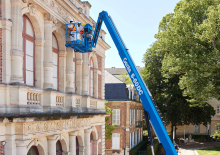 Teleskopska podizna platforma na gusjenicama Genie S-60 DC