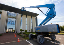 Teleskopska podizna platforma na gusjenicama Genie S-60 FE