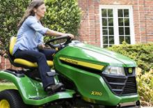 Samohodne kosilice za travnjake i vrtni traktori John Deere X330