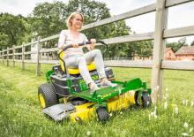 Samohodne kosilice za travnjake i vrtni traktori John Deere Z335E