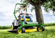 Samohodne kosilice za travnjake i vrtni traktori John Deere Z515E