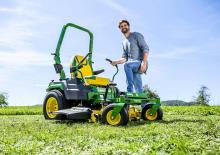 Samohodne kosilice za travnjake i vrtni traktori John Deere Z545R