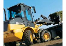 Utovarivači na kotačima John Deere Construction 244 J