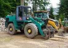 Utovarivači na kotačima Furukawa 320 E