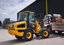 Utovarivači na kotačima JCB 407