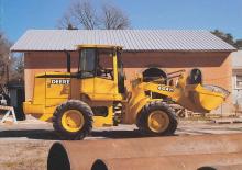 Utovarivači na kotačima John Deere Construction 444 H