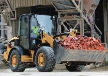 Utovarivači na kotačima Caterpillar 906 H