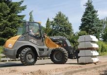 Utovarivači na kotačima Mecalac AS 700