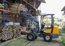 Utovarivači na kotačima Giant D 332 ST