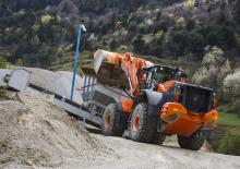 Utovarivači na kotačima Hitachi ZW 330-5