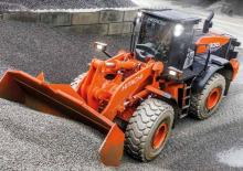 Utovarivači na kotačima Hitachi ZW330-6