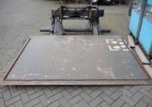 Utovarne platforme ZEPRO BZ 150-131