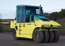 Valjci s gumenim kotačima Ammann AP 240 H