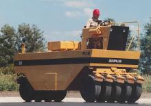 Valjci s gumenim kotačima Caterpillar PS 180