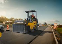Valjci s gumenim kotačima Volvo PT125C 