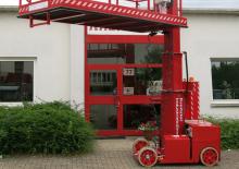 Vertikalna podizna platforma s jednim jarbolom Kreitzler KIB 12/060 T