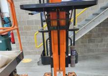 Vertikalna podizna platforma s jednim jarbolom Power Towers Powerpicker