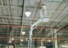Vertikalna podizna platforma s jednim jarbolom Lift-A-Loft AMR40-22