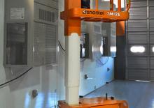 Vertikalna podizna platforma s jednim jarbolom Snorkel TM12E
