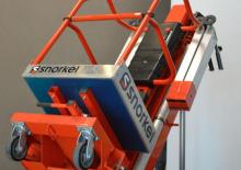 Vertikalna podizna platforma s jednim jarbolom Snorkel UL25