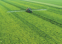 Vučene prskalice John Deere M 944 i