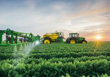 Vučene prskalice John Deere M952