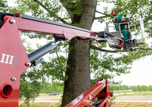 Zglobna podizna platforma na gusjenicama Hinowa Lightlift 14.70 IIIS
