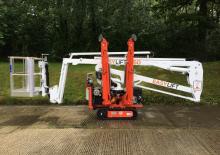 Zglobna podizna platforma na gusjenicama Easy Lift R150BA