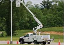 Dizala sa zglobnom granom montirana na prikolicu Altec AT235P