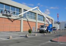 Dizala sa zglobnom granom montirana na prikolicu Oil & Steel Eagle Phoenix 3224