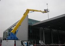 Dizala sa zglobnom granom montirana na prikolicu Oil & Steel Eagle S 6232