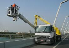 Dizala sa zglobnom granom montirana na kamion Moog MBL 1300 T