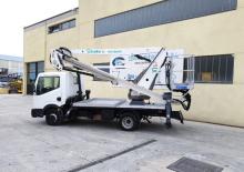 Dizala sa zglobnom granom montirana na prikolicu Oil & Steel Snake 189 