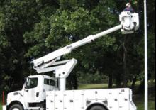 Dizala sa zglobnom granom montirana na prikolicu Altec TA40