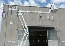Zglobna podizna platforma na gusjenicama Easy Lift RA15BA