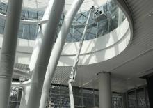 Zglobna podizna platforma na gusjenicama Easy Lift RA26HY