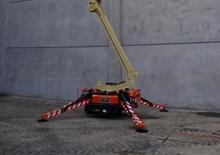 Zglobna podizna platforma na gusjenicama JLG X14J