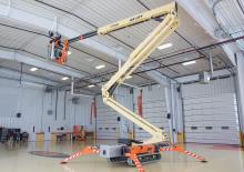 Zglobna podizna platforma na gusjenicama JLG X770AJ