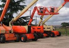 Zglobna podizna platforma na kotačima JLG 800A