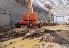 Zglobna podizna platforma na kotačima JLG 800AJ